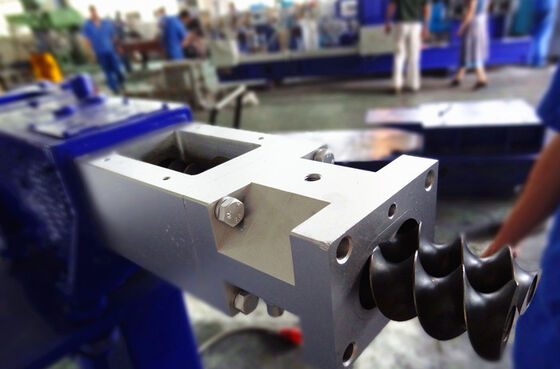 Goede prijs Coperion ZSK40 Twin Screw Extruder Side Feeder Volletempo 10-50% Lage voedingsfluctuatie online
